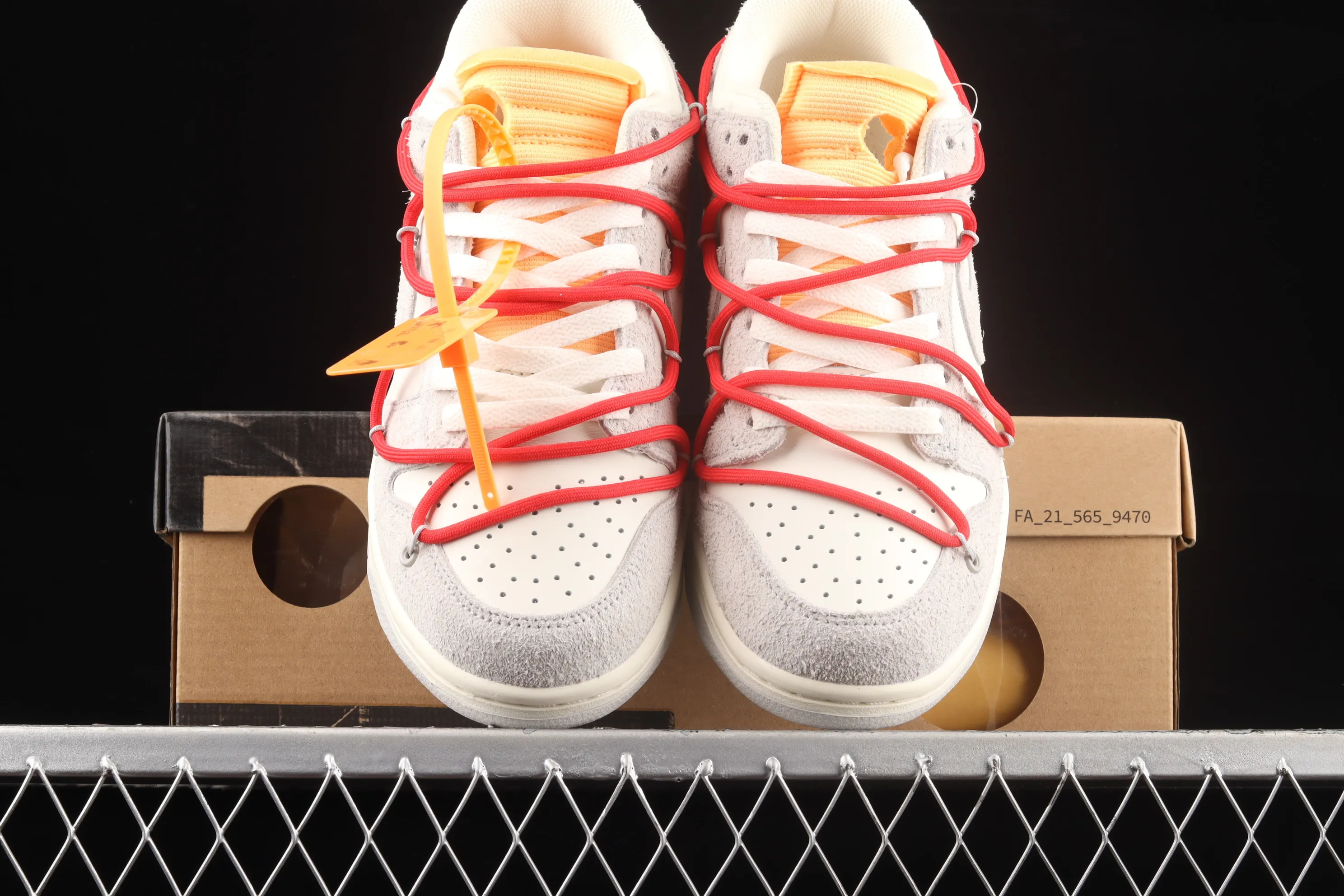 All Categories Nk SB Dunk Series Nk SB Dunk Low Low-top Sneakers Pure Original Version OF x Nk Dunk Low OW Suede SB Smashed Backboard Fashion Casual Sneakers DJ0950-103